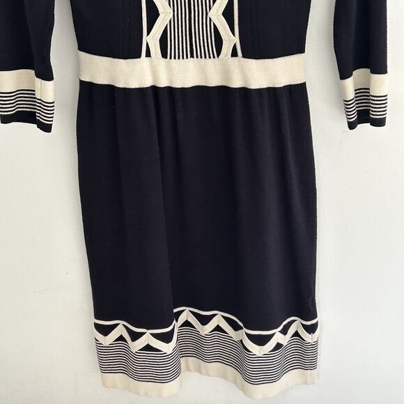 Milly of New York Knit Dress Size Small Black Ivory Stripe V-Neck Classic - Picture 3 of 12